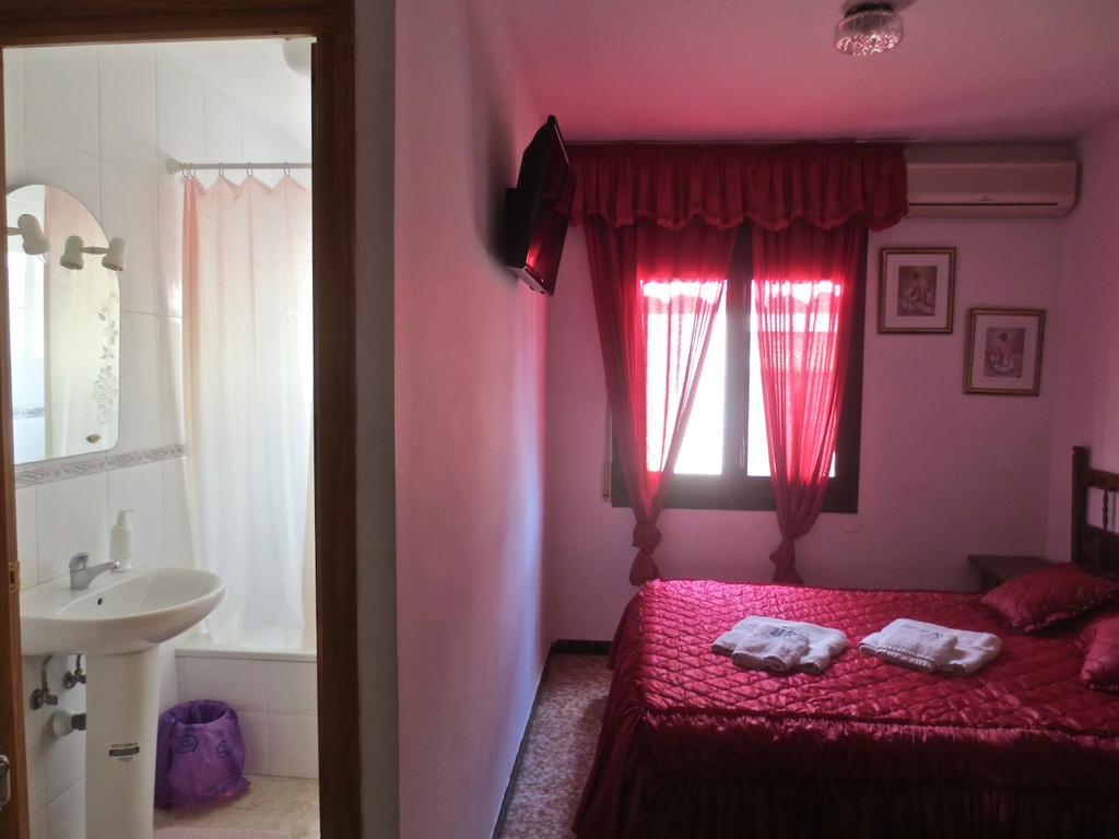 Hostal Roca Fayón Pokoj fotografie